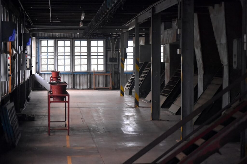 Photo Industrial warehouse