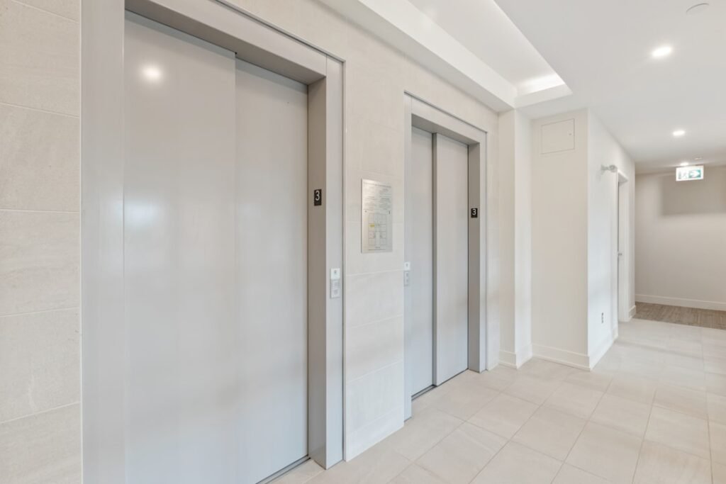 Photo elevator