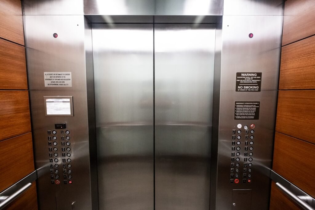 Photo Compact elevator