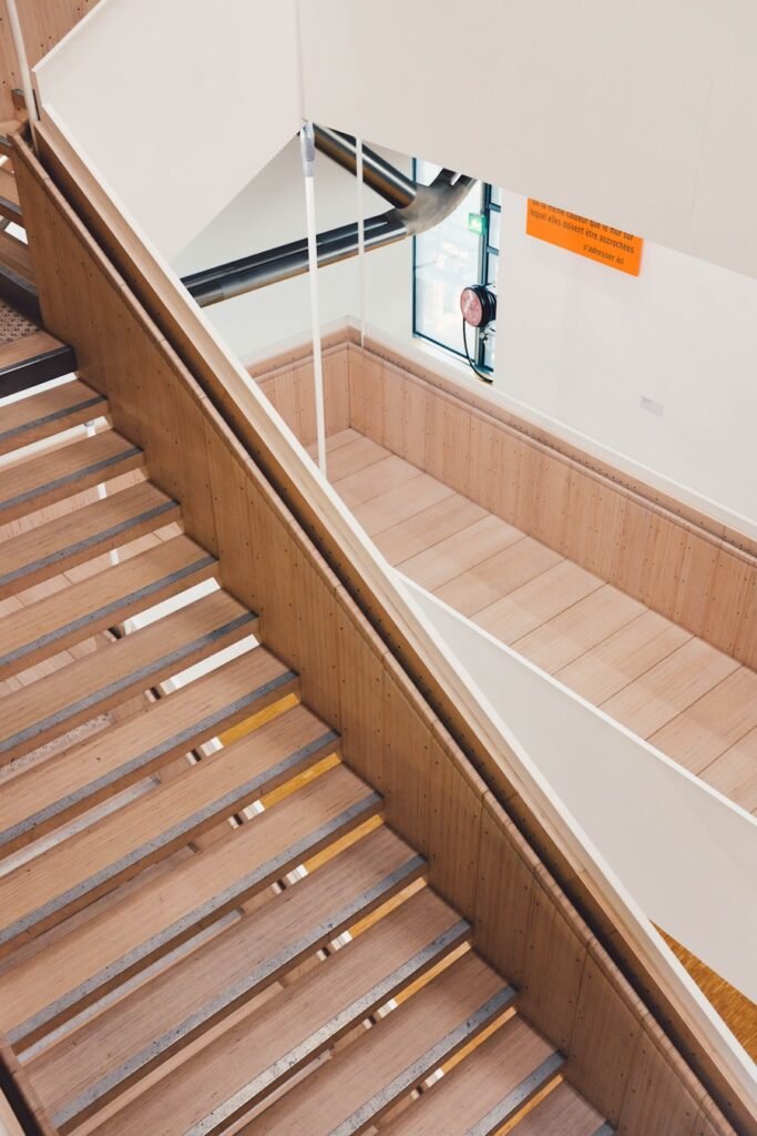 Photo "Choosing the Right Hospital Lift: A Guide for Builders and Designers"