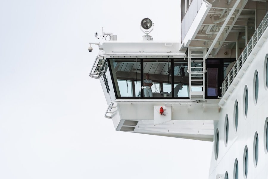 Photo "Passenger Lifts vs Goods Hoists: Which One Do You Need?"