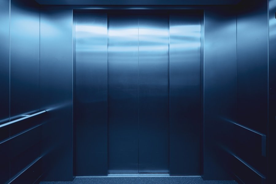 Photo "How Safe Are Passenger Elevators in High-Rise Apartments?"