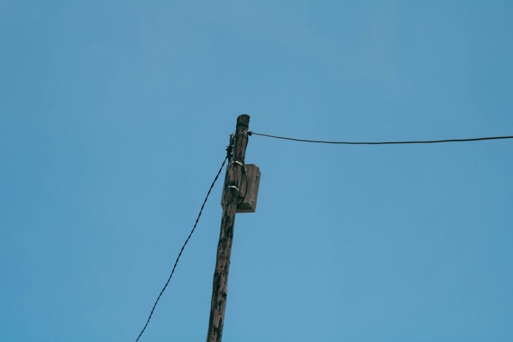 Photo electric hoist
