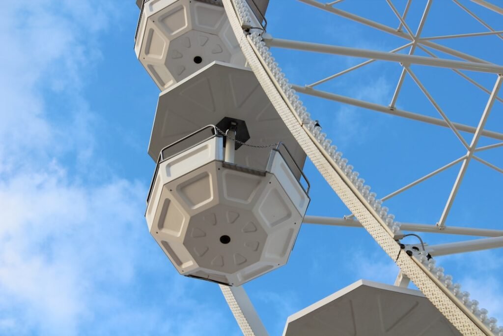 Photo overhead hoist system installation