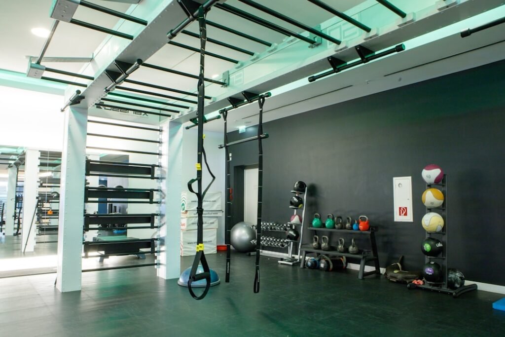 Photo lifting equipment supplier