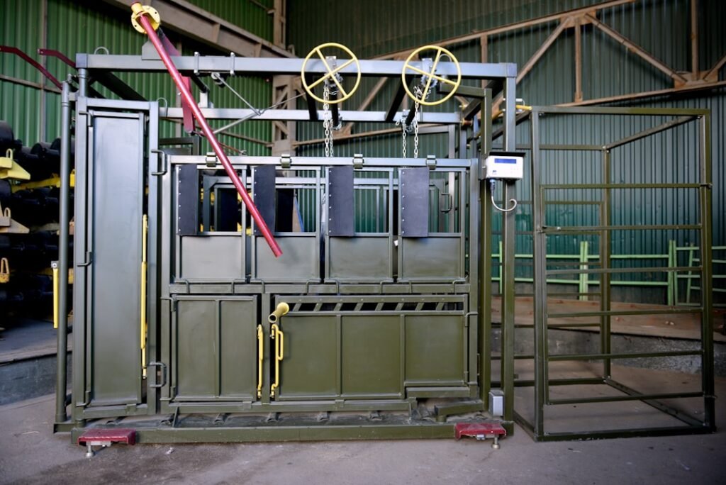 Photo Industrial Lift Installation Services