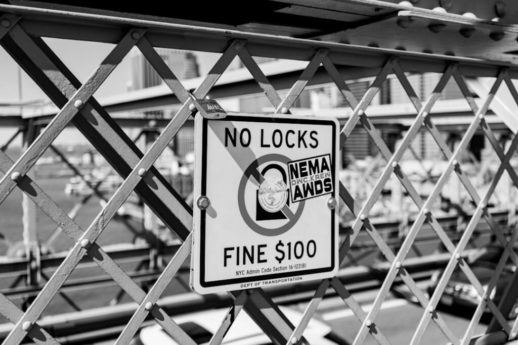 Photo Industrial Lift Safety Standards