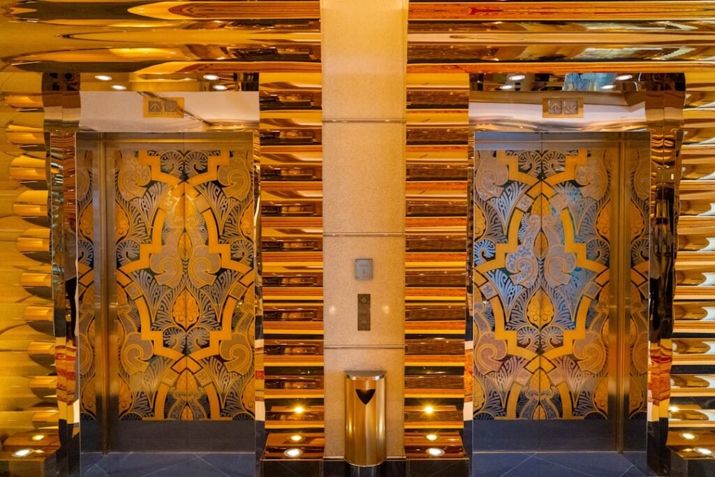 Photo elevator design