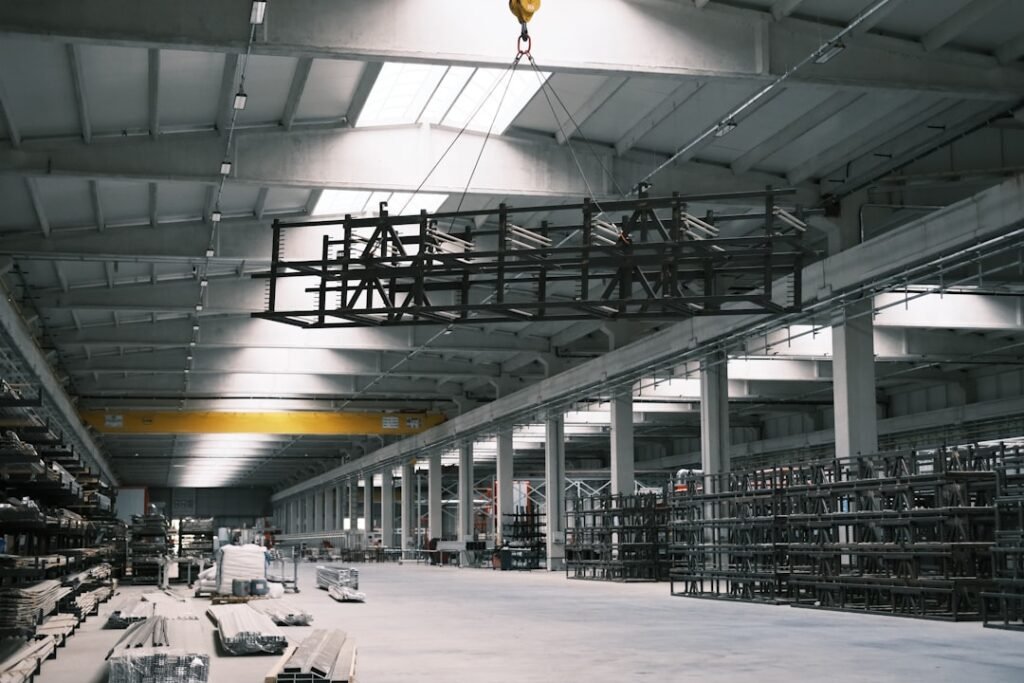 Photo goods hoist