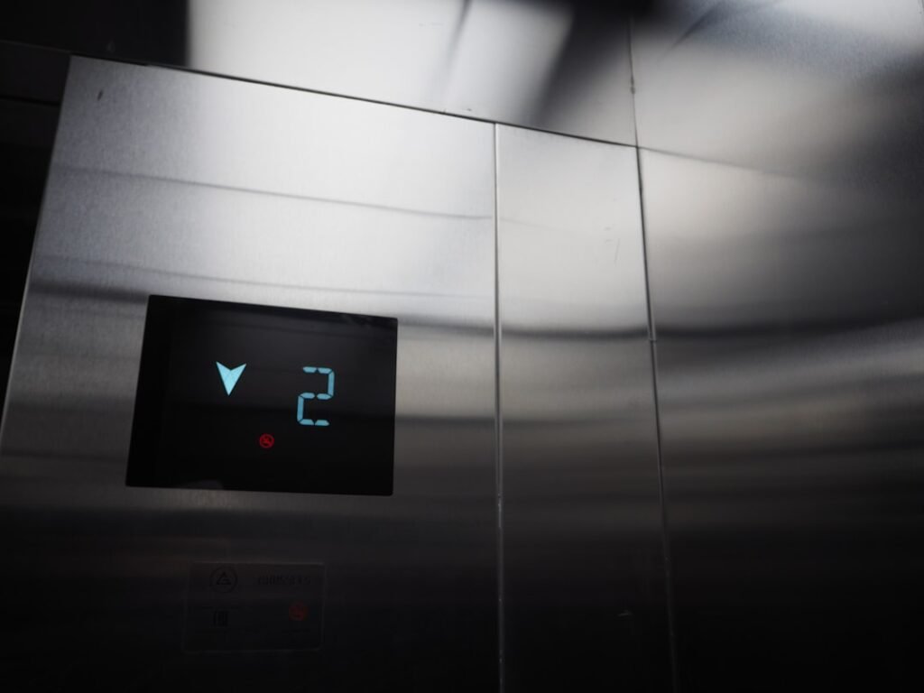 Photo Lift Maintenance