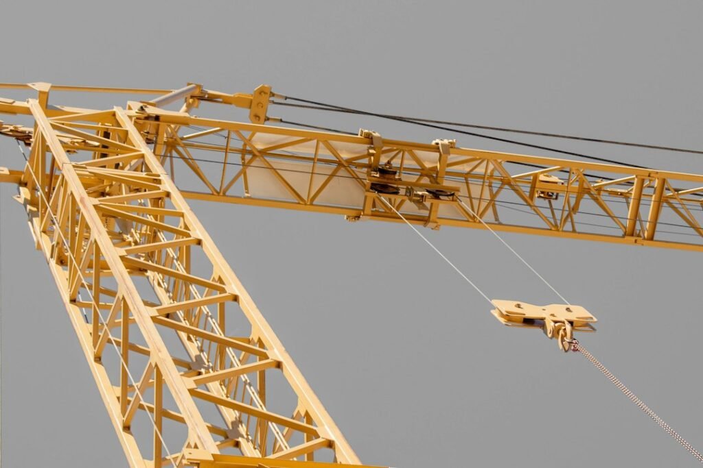 Photo Heavy Material Lifting