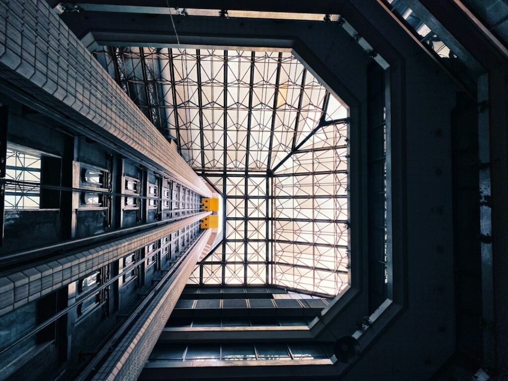 Photo passenger lift maintenance guide